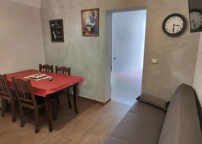 Pantaleone House アパート